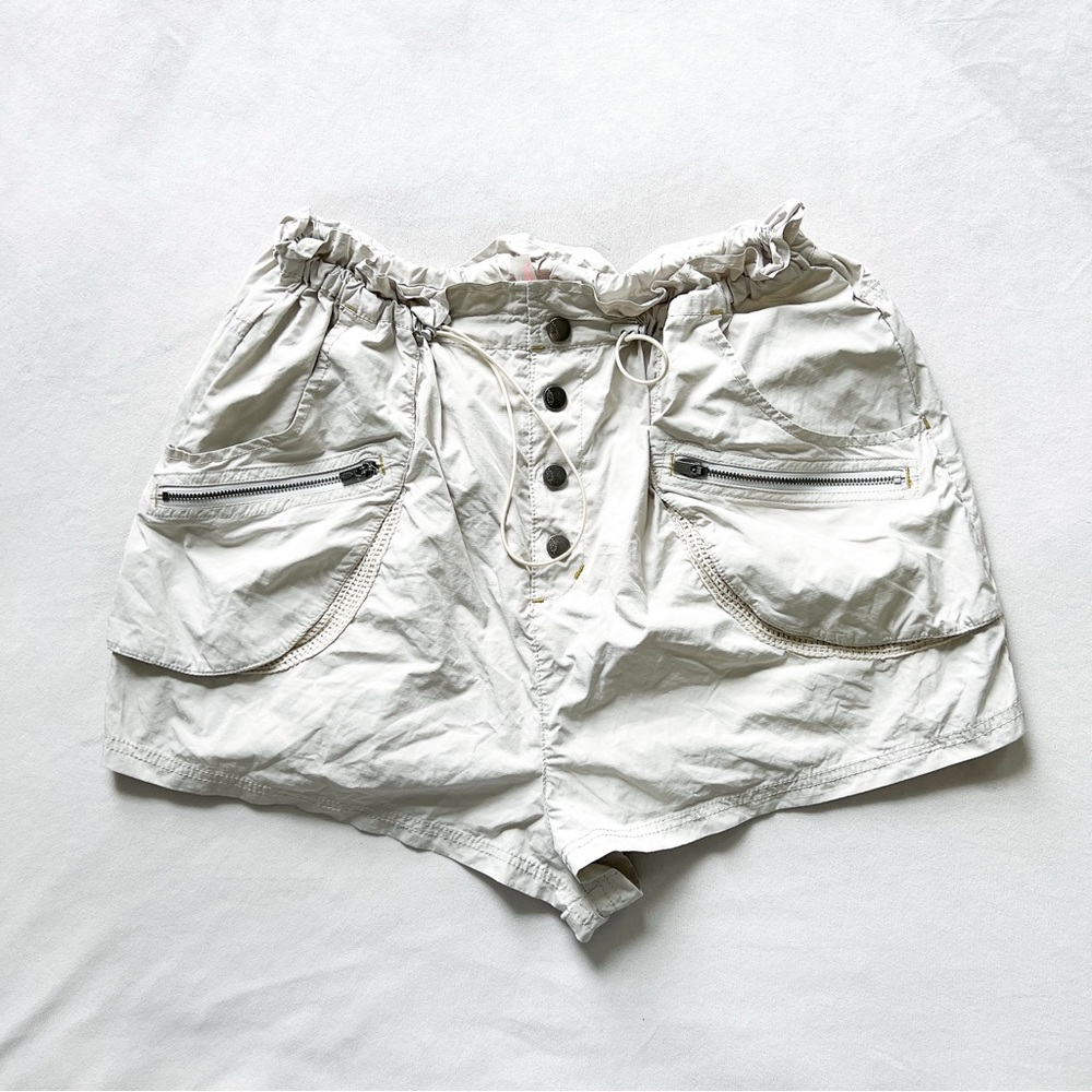 Free People High-Waist Paperbag Shorts in Off-White - Medium